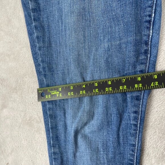 Levis Women's Jeans Size 32 or 32x30 721 High Rise Skinny Medium Wash Denim - Picture 6 of 13